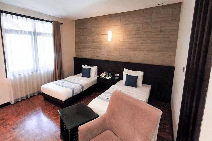 Room 6 of 38