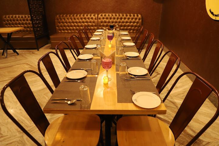 Dining 32 of 67