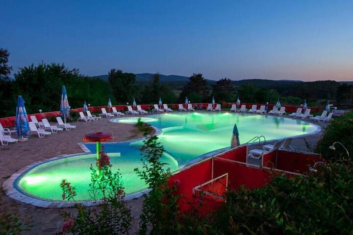 Pool 72 of 100