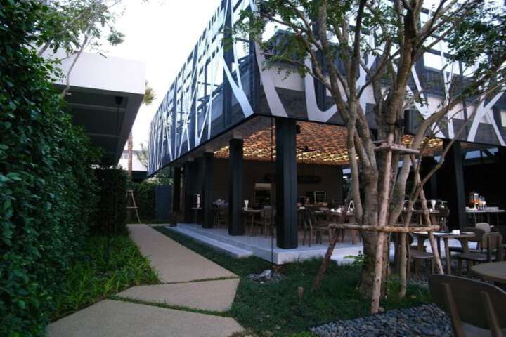 Dining 48 of 75