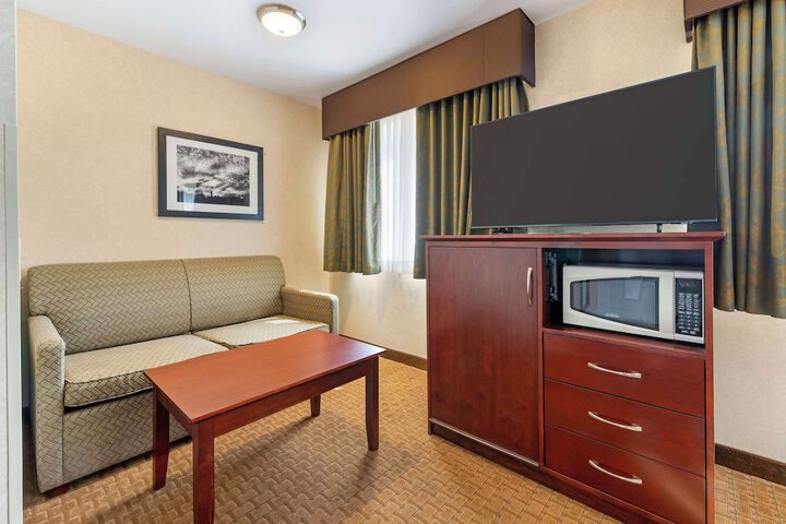 Room 12 of 36