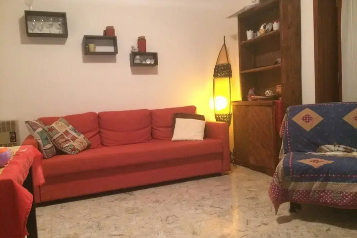 Room 4 of 12