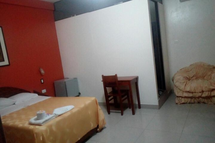 Room 14 of 16