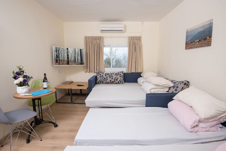 Room 10 of 24