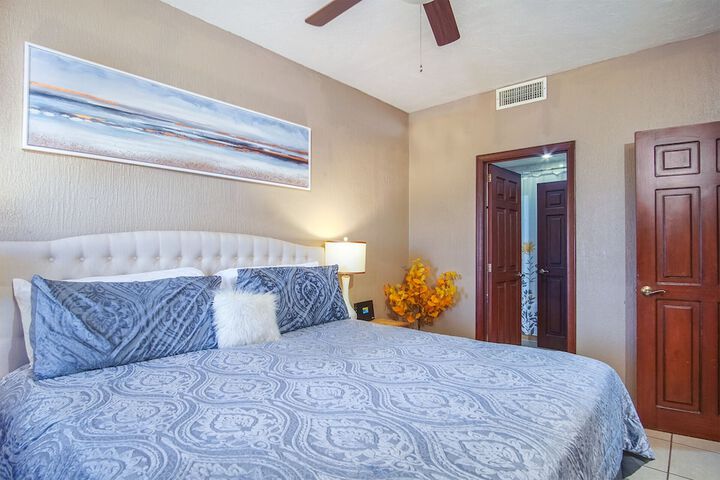 Room 26 of 599