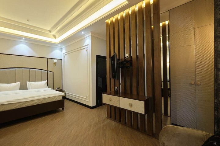 Room 16 of 78