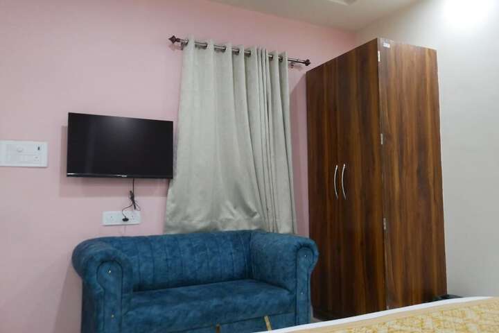 Room 6 of 22