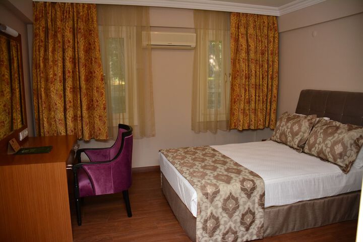 Room 21 of 135