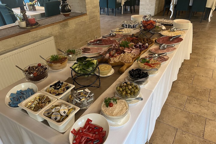 Dining 92 of 113