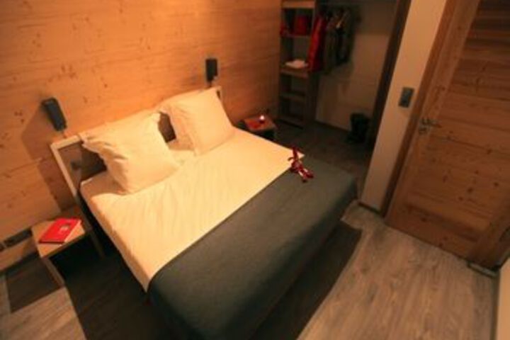Room 18 of 34