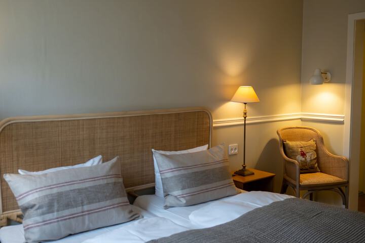 Room 45 of 151
