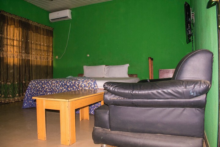 Room 6 of 53