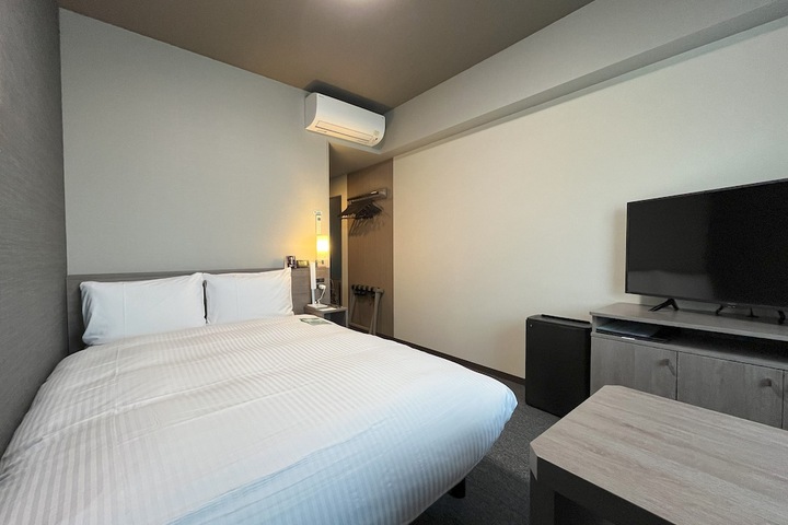 Room 11 of 39