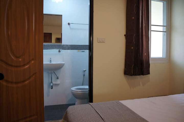 Room 20 of 115
