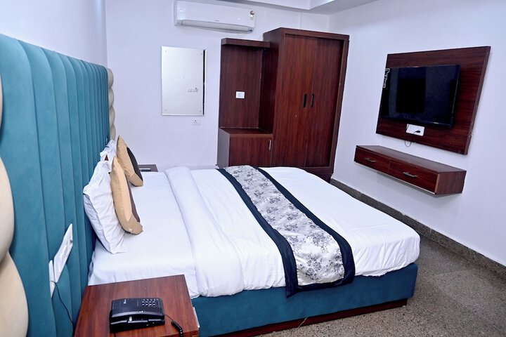 Room 3 of 23