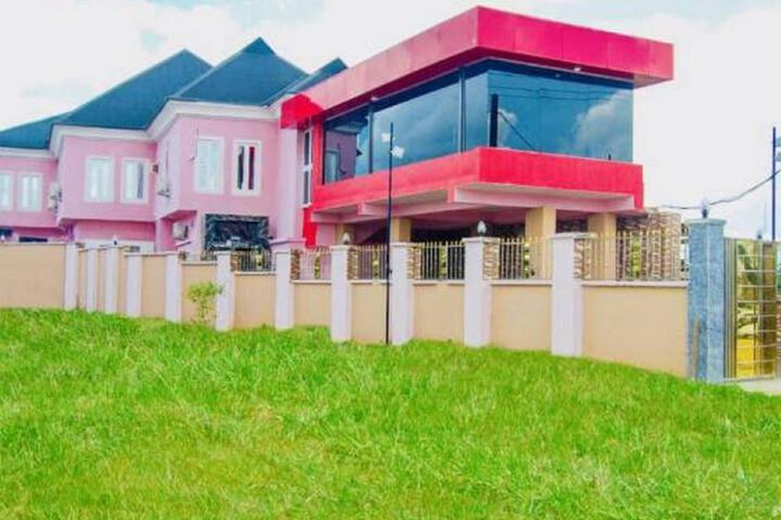 Ama Luxury Suites