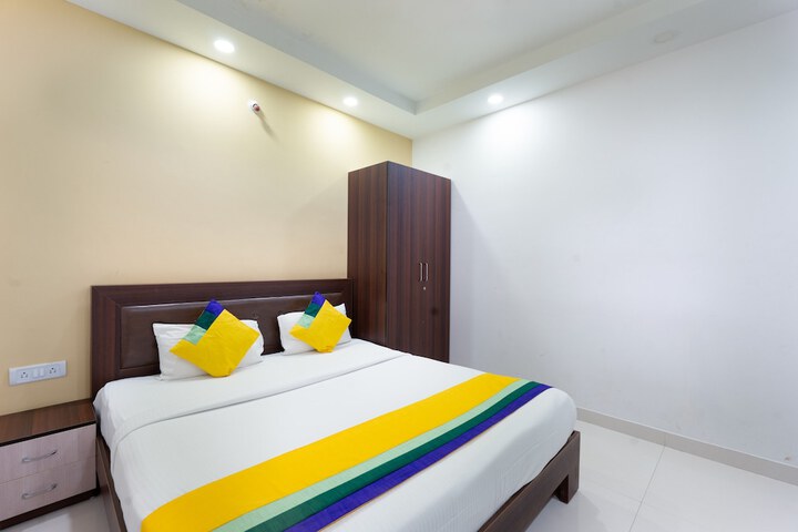 Room 9 of 23