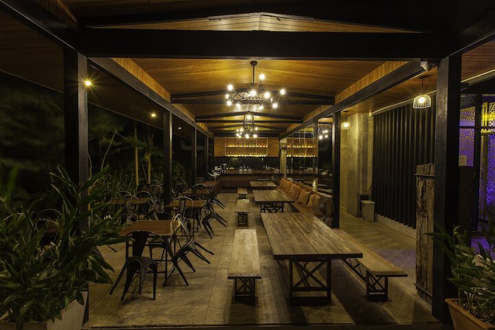 Dining 64 of 74