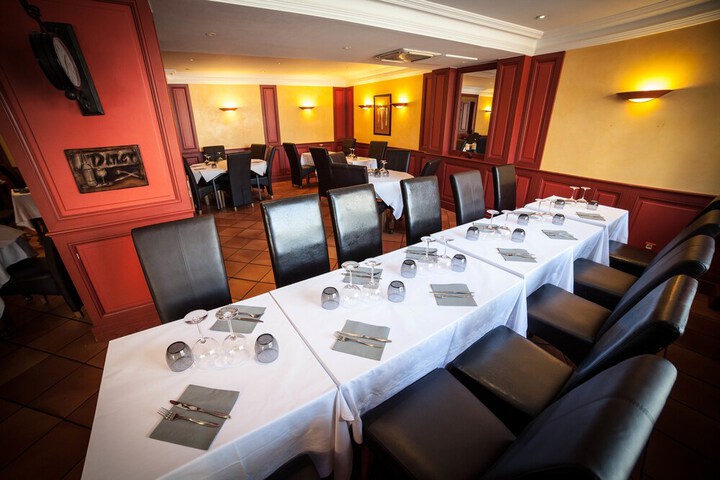 Dining 20 of 34