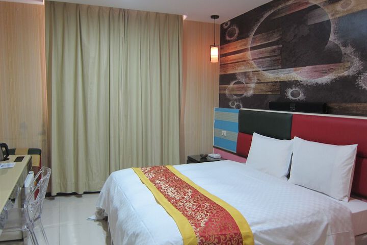 Room 13 of 39