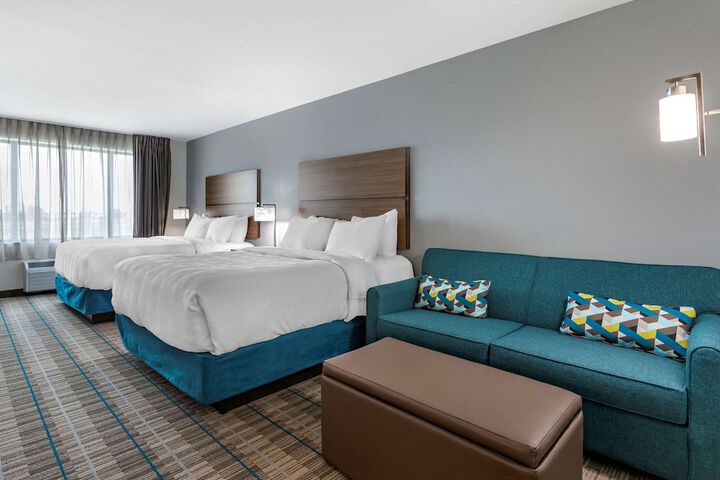 1 King Bed Efficiency Suite (1 of 9)
