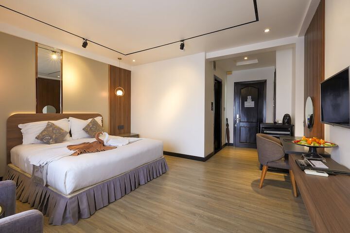 Room 18 of 201