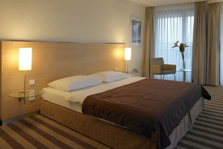 Room 5 of 38