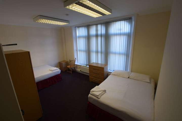 Room 9 of 32