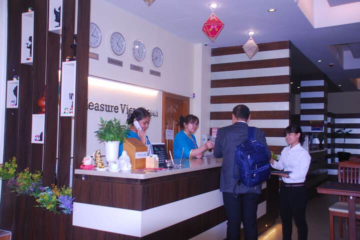 Pleasure View Hotel