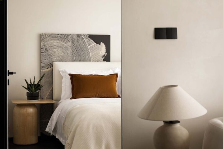 Room 13 of 110