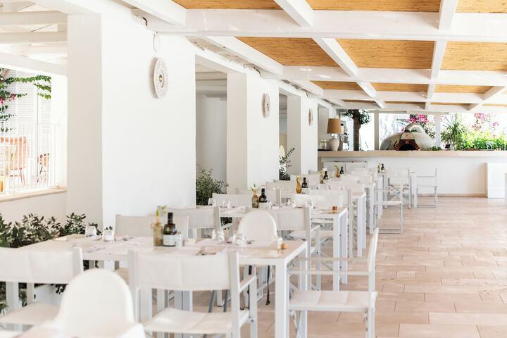 Dining 52 of 65