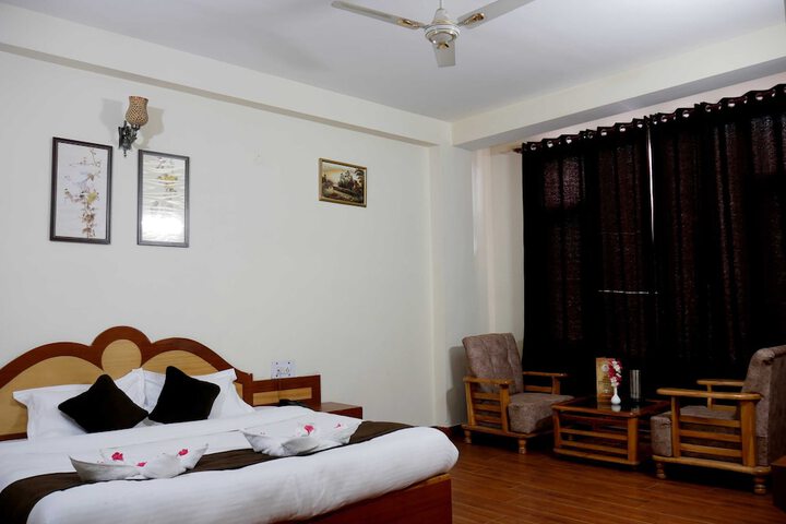 Room 15 of 48