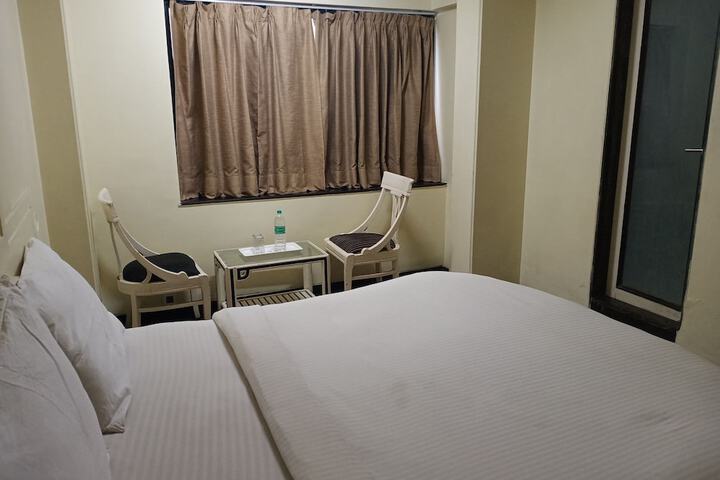Room 10 of 35