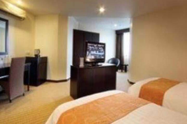 M Hotels (Tower B)