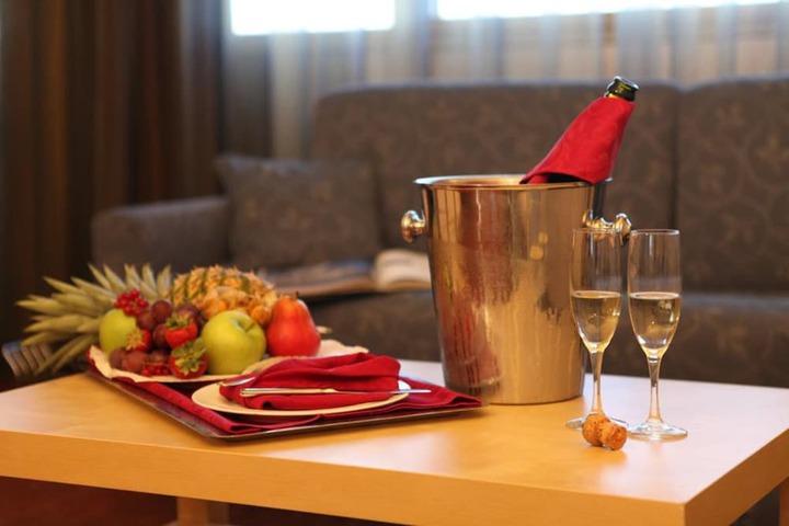 Champagne service