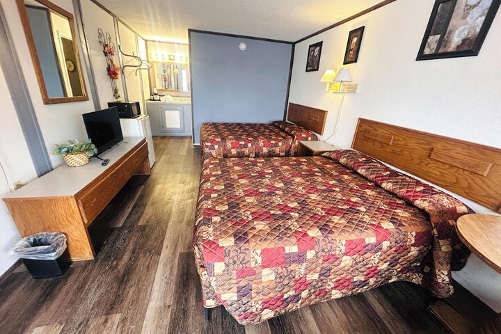Room 10 of 19