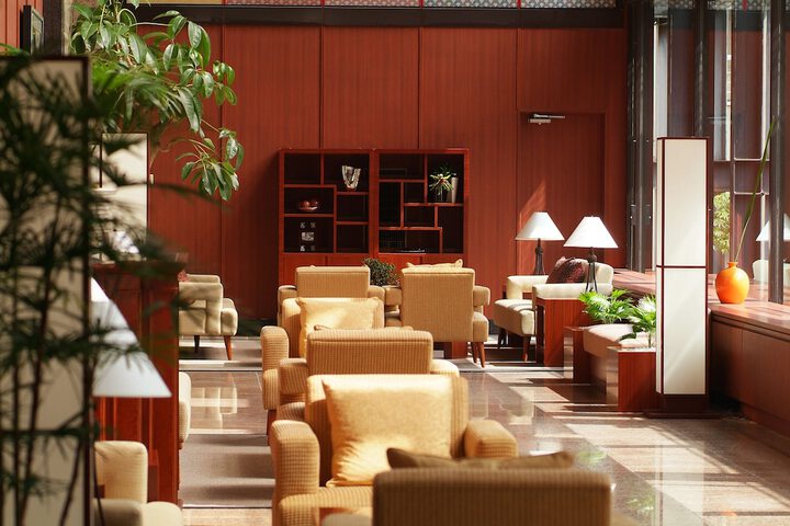 Entrance & Lobby