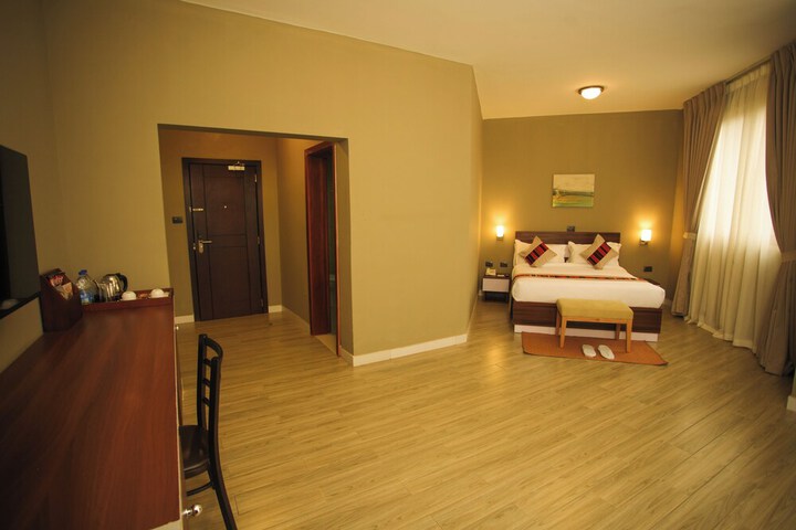 Room 12 of 63