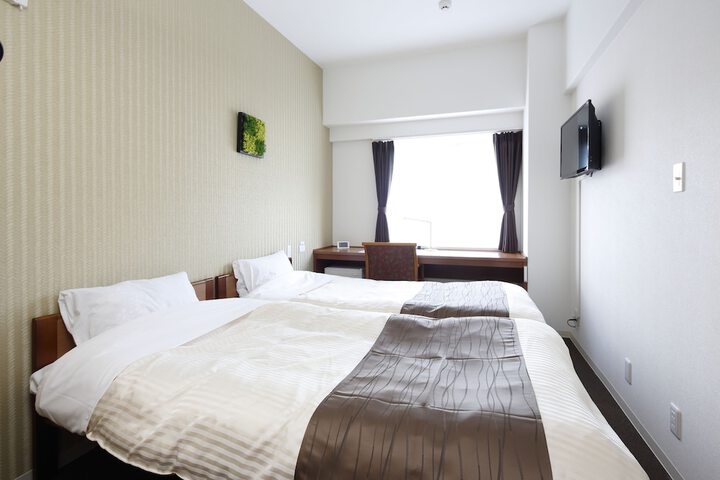 Room 3 of 45