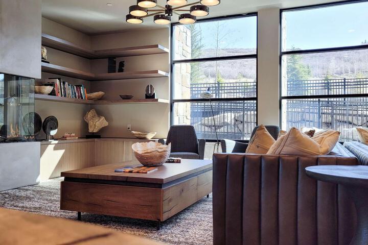 Hotel Interior 19 of 184