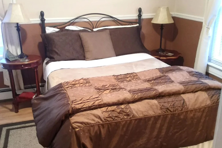 Room 3 of 10