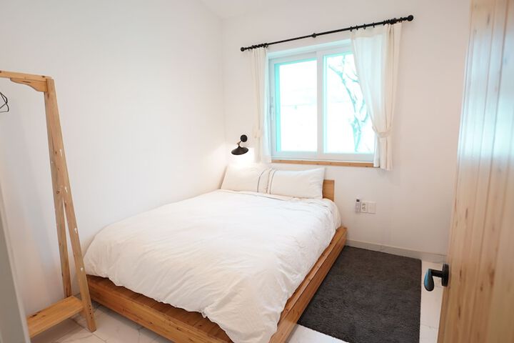 Room 3 of 42