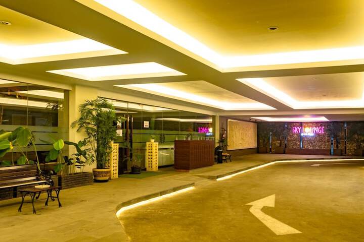 Hotel 220 of 235