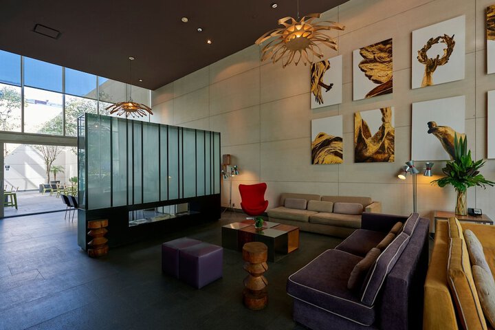 Entrance & Lobby