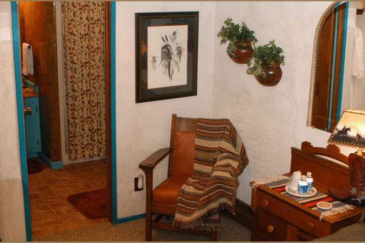 Room 4 of 82