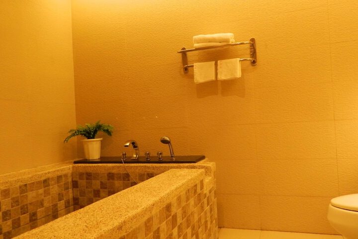 Room 36 of 40