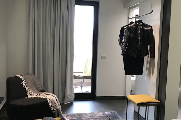 Room 7 of 87