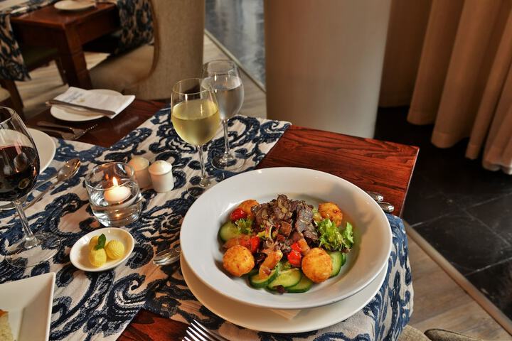 Dining 96 of 155