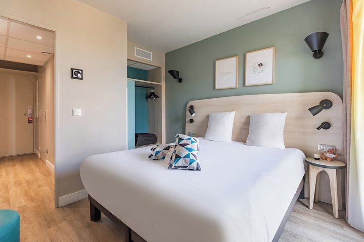 Room 3 of 26