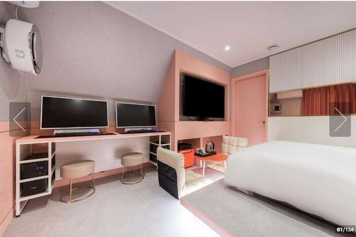 Room 14 of 26